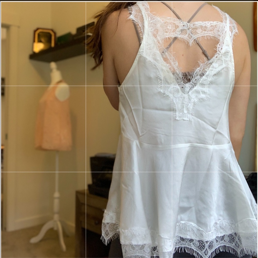 ❤️White lace tank top